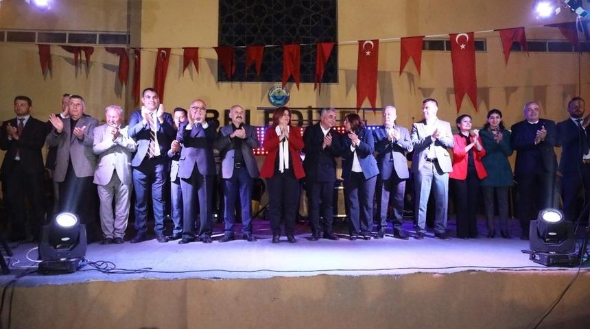 Özlem Çerçioğlu, Yenipazar’da seçim zaferini kutladı