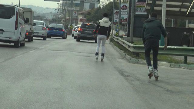 Patenli gençlerin trafikte tehlikeli yolculuğu