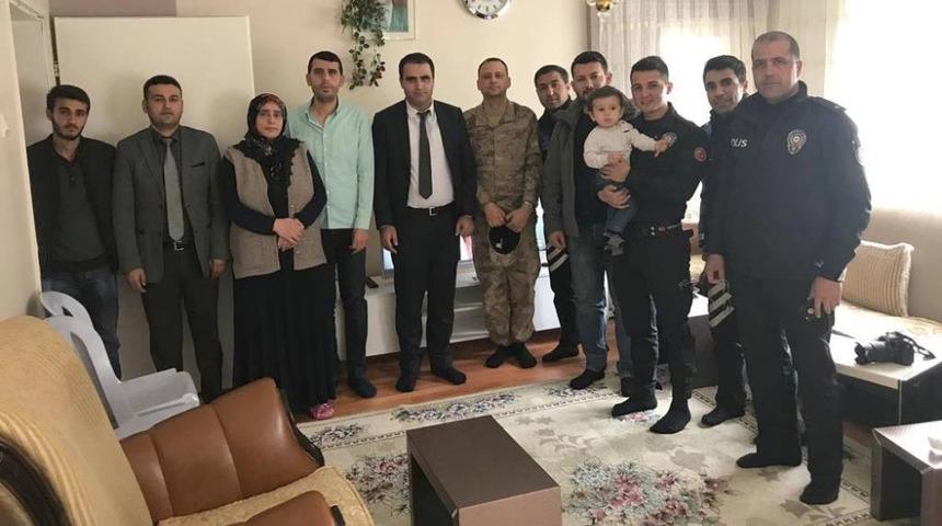 Hakkari’de şehit ailelerine ziyaret