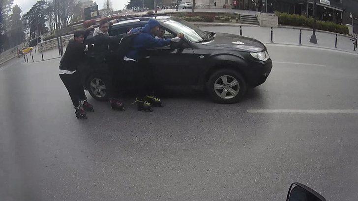 Dolmabahçe'de patenli gençlerin tehlikeli oyunu G5