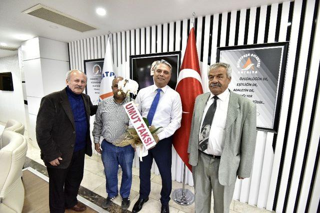 Başkan Uysal’a tebrik ziyaretleri