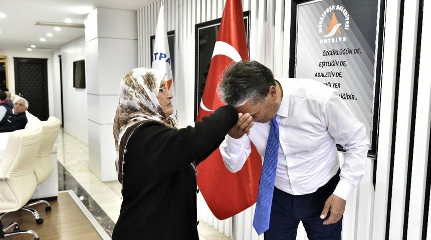 Başkan Uysal’a tebrik ziyaretleri