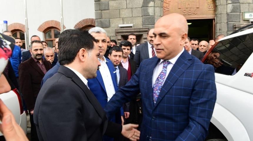 Yakutiye Belediyesi’nde devir teslim töreni