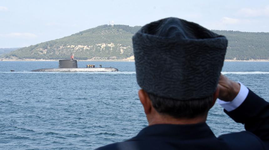 TCG Dumlupınar denizaltısında şehit olan 81 asker i&ccedil;in anma t&ouml;reni