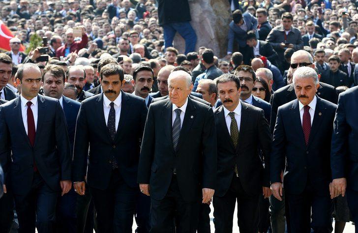 Alparslan Türkeş, vefatının 22. yılında anıldı  G1