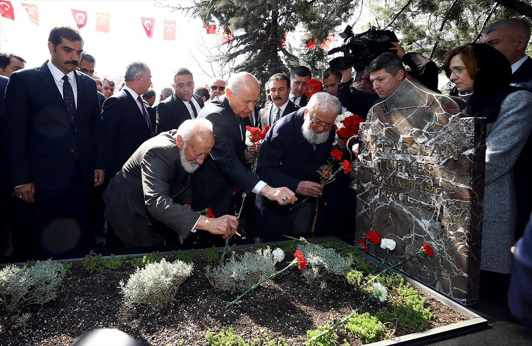 Alparslan T&uuml;rkeş, vefatının 22. yılında anıldı 