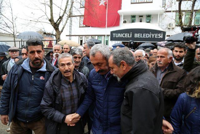 Komünist Başkan Maçoğlu’nun mazbatası yarına kaldı