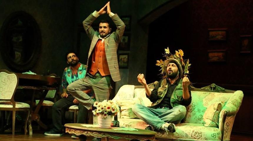 &ldquo;Entrikalı Dolap Komedyası&rdquo; adlı tiyatro oyunu sahnelendi