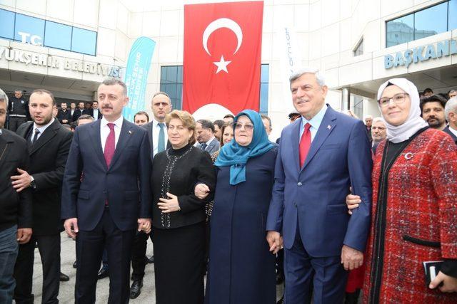 Büyükşehir Belediyesi’nde Tahir Büyükakın dönemi