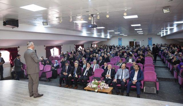 Giresun Üniversitesi Rektörü Prof. Dr. Coşkun, İslam dünyasında bilimi anlattı