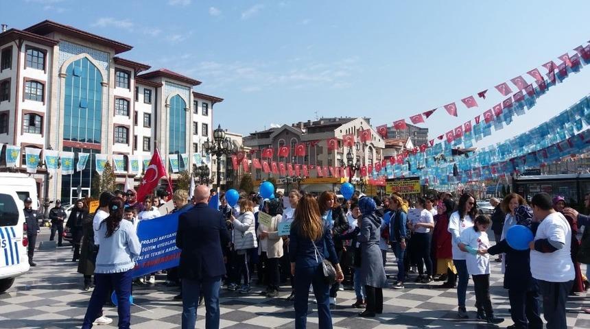 Otizmli &ccedil;ocuklar &rsquo;biz hasta değil farklıyız&rsquo; dediler