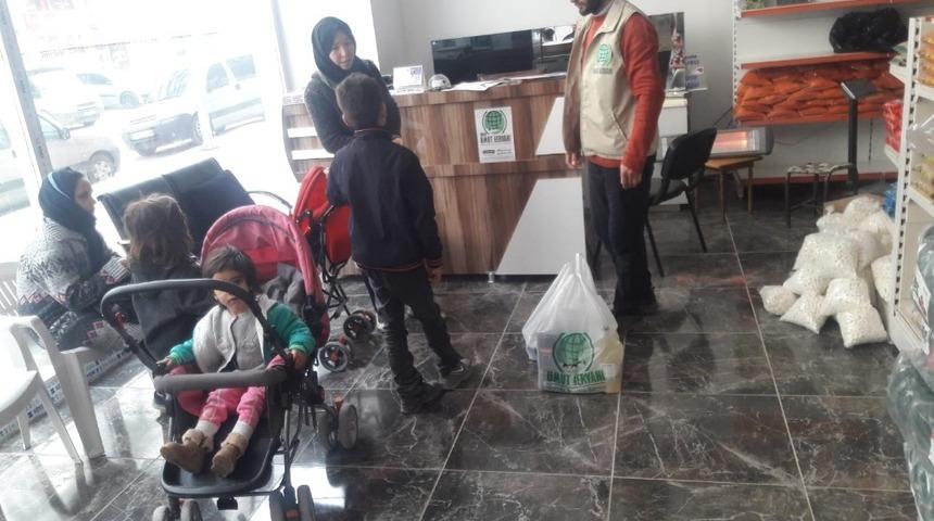 Umut Kervanından 310 aileye yardım