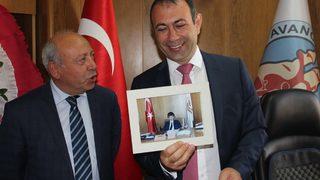 23 Nisan'da poz vermişti! 32 yıl sonra aynı koltuğa başkan olarak oturdu