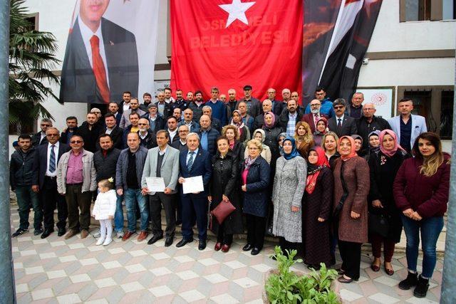 Bağımsız Belediye Başkanı Şahin mazbatasını aldı