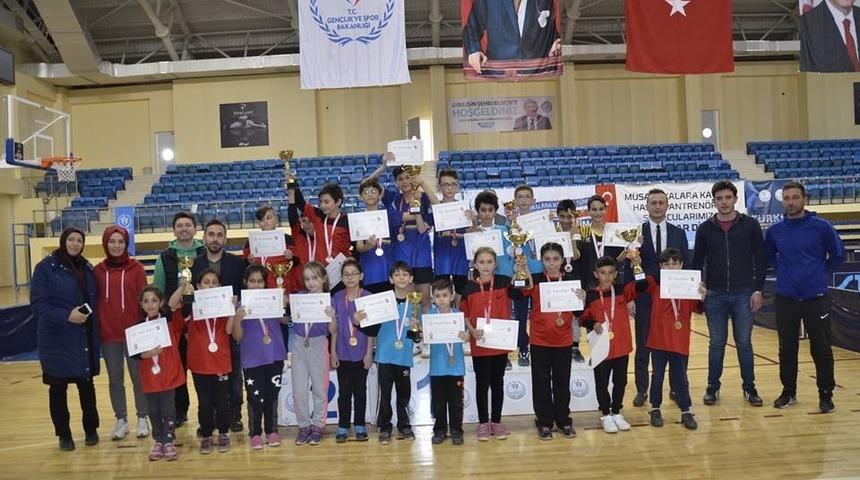 Masa Tenisi Küçükler İl Birinciliği müsabakaları sona erdi