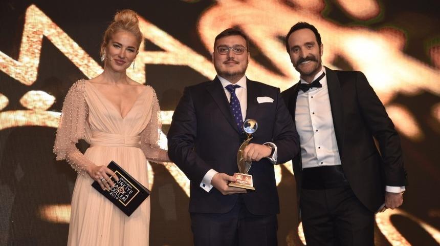 Mustafa Yiğit Zeren&rsquo;e Yılın CEO&rsquo;su &ouml;d&uuml;l&uuml;
