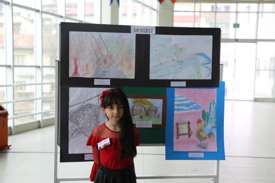 Gezici renklerin sohbeti resim sergisi Artvin&rsquo;de