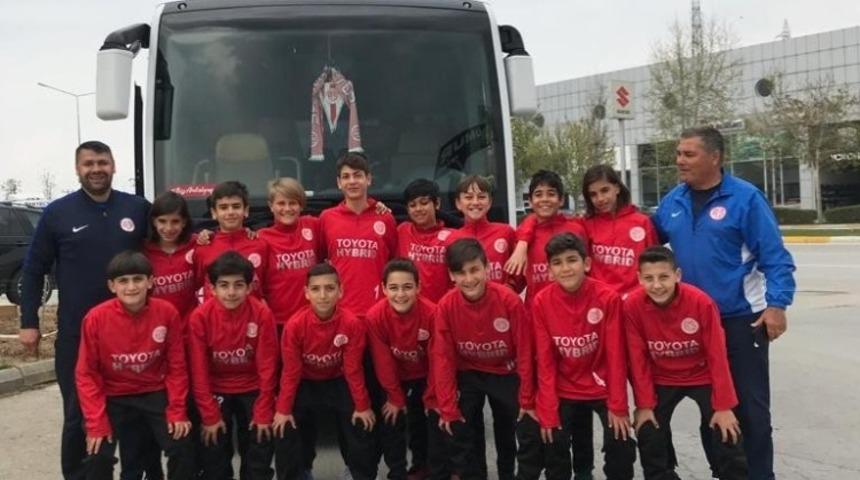 Minik Akrepler uluslararası arenada