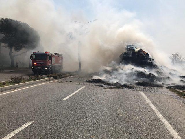 Seyir halindeki saman yüklü tır alev topuna döndü