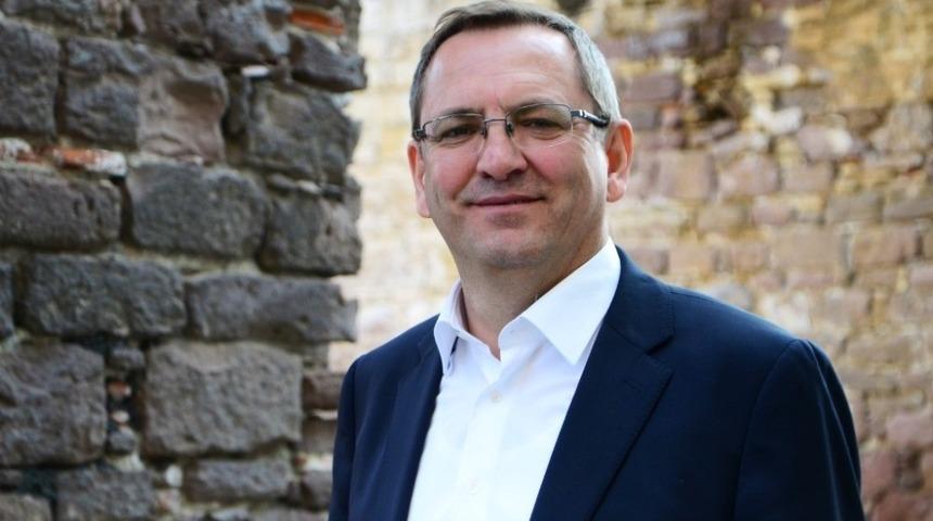 Mesut Ergin mazbatayı almadan temizlik &ccedil;alışmalarına başladı