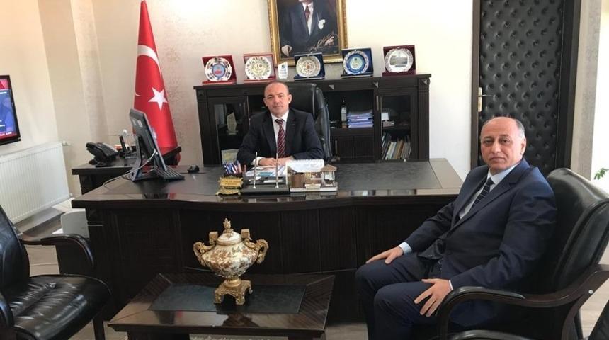 Burhaniye&rsquo;de yeni m&uuml;d&uuml;rden kaymakam ziyareti