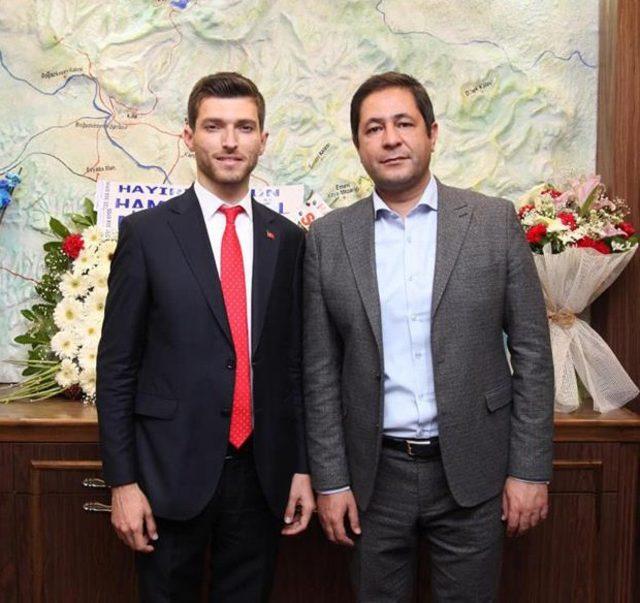 Devir teslim t&ouml;reninde vekil g&ouml;z yaşlarına hakim olamadı 1