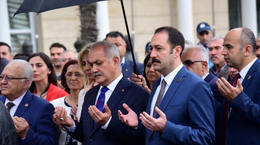 Başkan Kara üçüncü döneme dualarla başladı