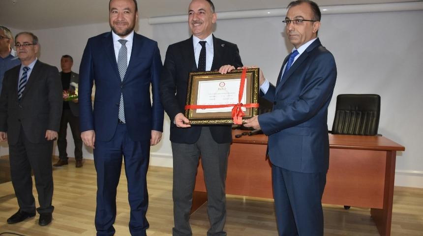 Başkan Saygılı mazbatasını aldı