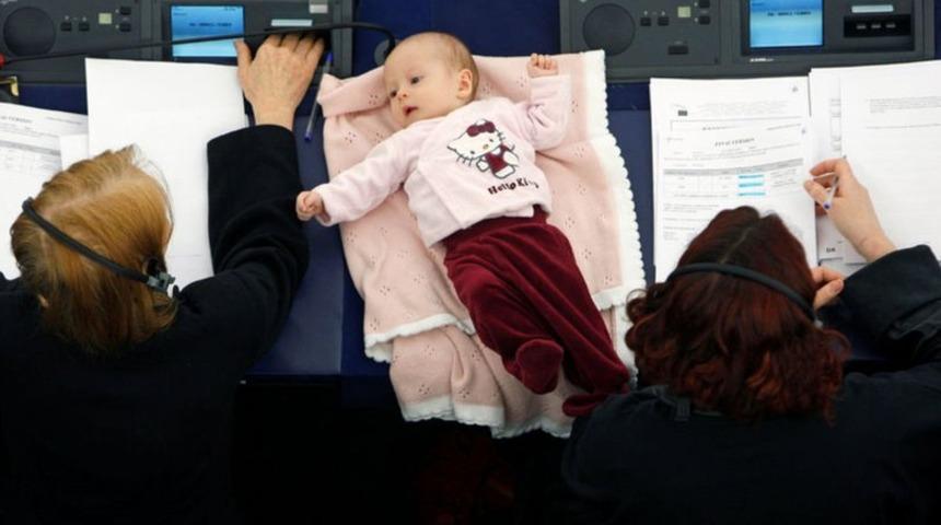 Parlamentoda 'çocuk' yasağı tartışma yarattı!