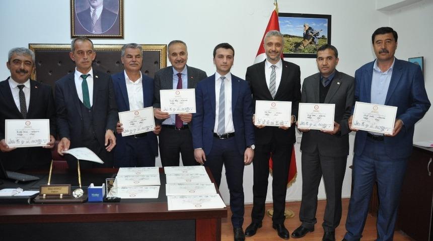 Başkanlar mazbatasını aldı