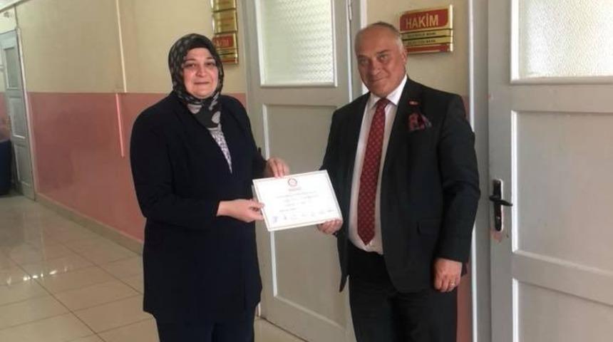 Başkan Şanlı mazbatasını aldı