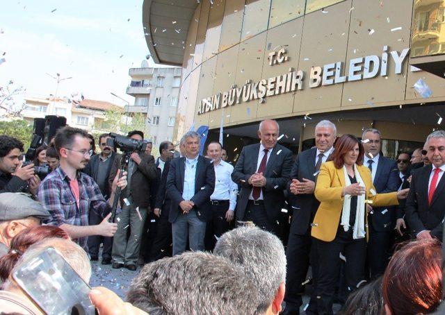 Özlem Çerçioğlu mazbatasını aldı