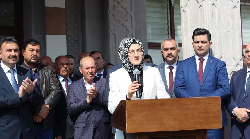 Akyurt’un yeni başkanı Hilal Ayık görevi devraldı