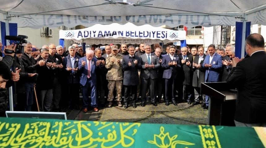 Adıyaman Eski Belediye Başkanı Kocat&uuml;rk son yolculuğuna uğurlandı