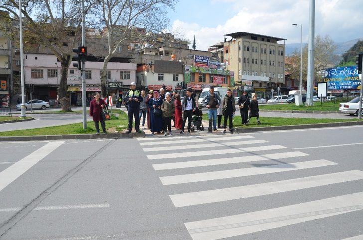 Yayalara kırmızı ışık uyarısı G4