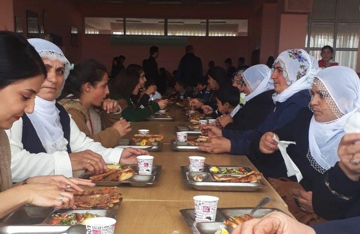 Adilcevaz’da “Anne Misafirim Olur Musun?” projesi G2