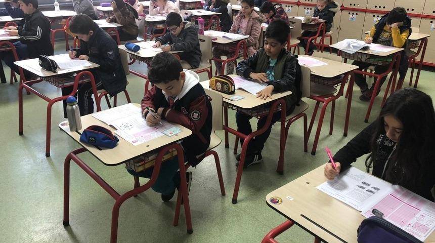 TED Kolejindeki tam bursluluk sınavına 423 &ouml;ğrenci katıldı