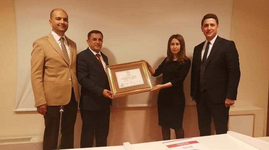 S&uuml;leyman Şimşek mazbatayı aldı