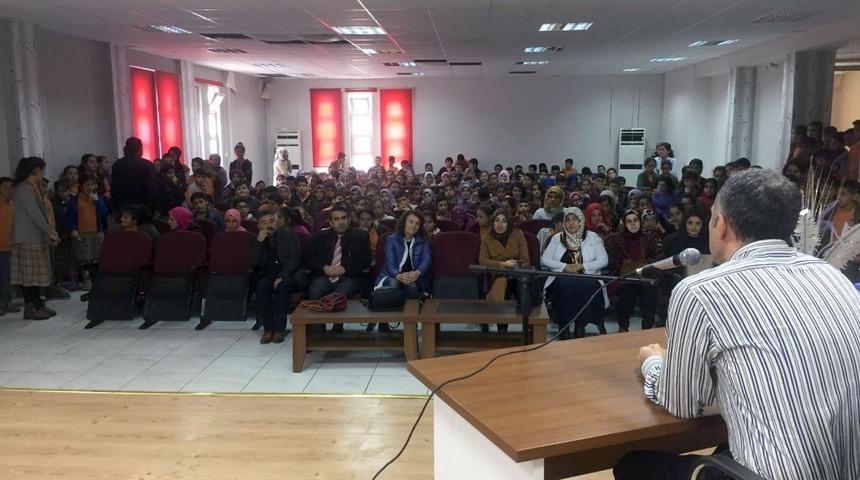 &Ccedil;elikhan&rsquo;da meslek tanıtım semineri d&uuml;zenlendi
