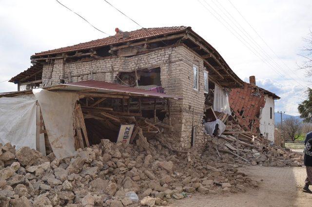 Prof. Dr. Kumsar: Acıpayam'da 6 ve üzeri deprem beklenmiyor