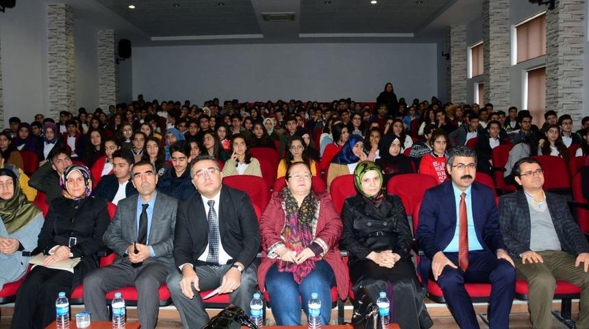 Diyarbakır&rsquo;da &rsquo;Kanserden korunma&rsquo; konferansı d&uuml;zenlendi
