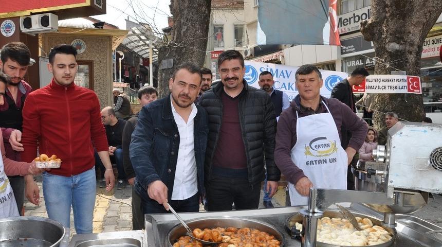 Alparslan T&uuml;rkeş anısına lokma hayrı