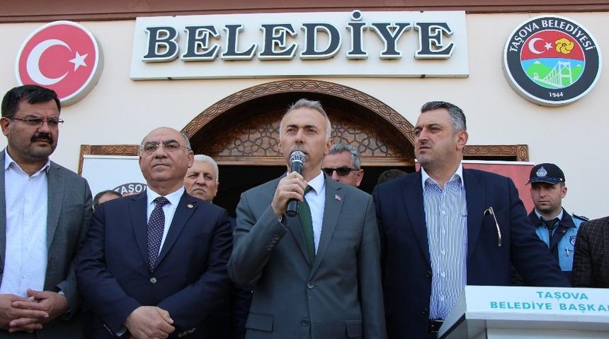 Başkan &Ouml;zt&uuml;rk: &ldquo;Hemşehrilerimizin hizmetkarı olmaya devam edeceğiz&rdquo;