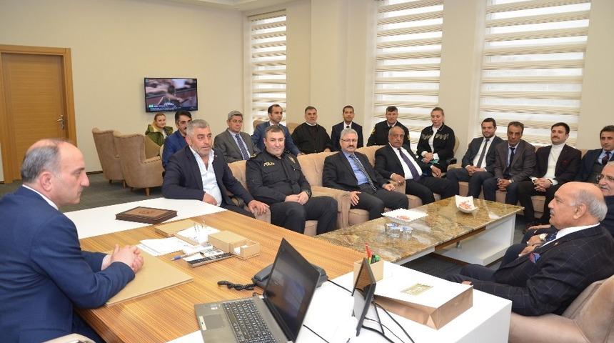 Başkan Fevzi Kılı&ccedil;, Erenler İl&ccedil;e Protokol&uuml;n&uuml; Ağırladı