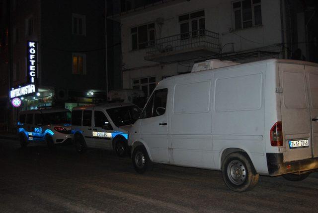 Polis barikatını aşamadı, 21 ka&ccedil;ak yakalandı 1