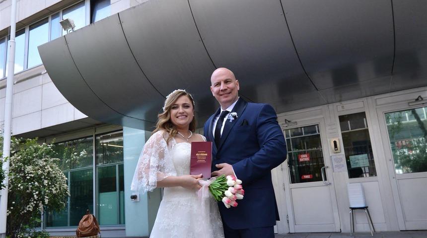 Balayında meme kanseri tanısı koyulunca embriyoları donduruldu