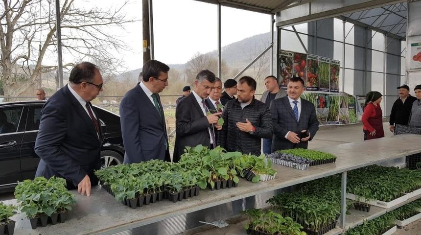 Vali Bektaş, &Ccedil;aycuma&rsquo;da tarım ve hayvancılık tesislerini inceledi