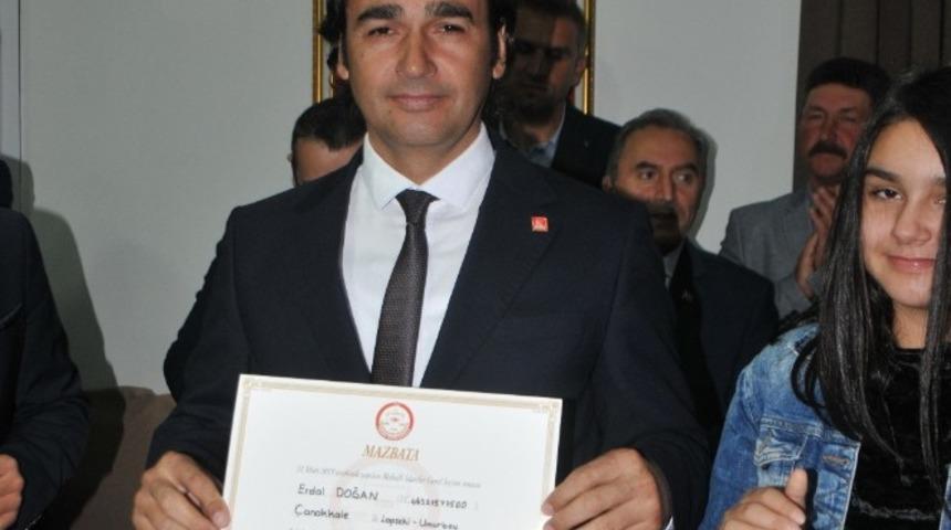 Lapseki Belde Belediye Başkanları mazbatalarını aldı