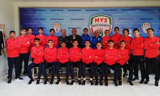 Malatya Yeşilyurt Belediyespor U17 takımı için uğurlama töreni