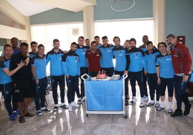 Trabzonspor'da Uğurcan Çakır'a doğum günü kutlaması